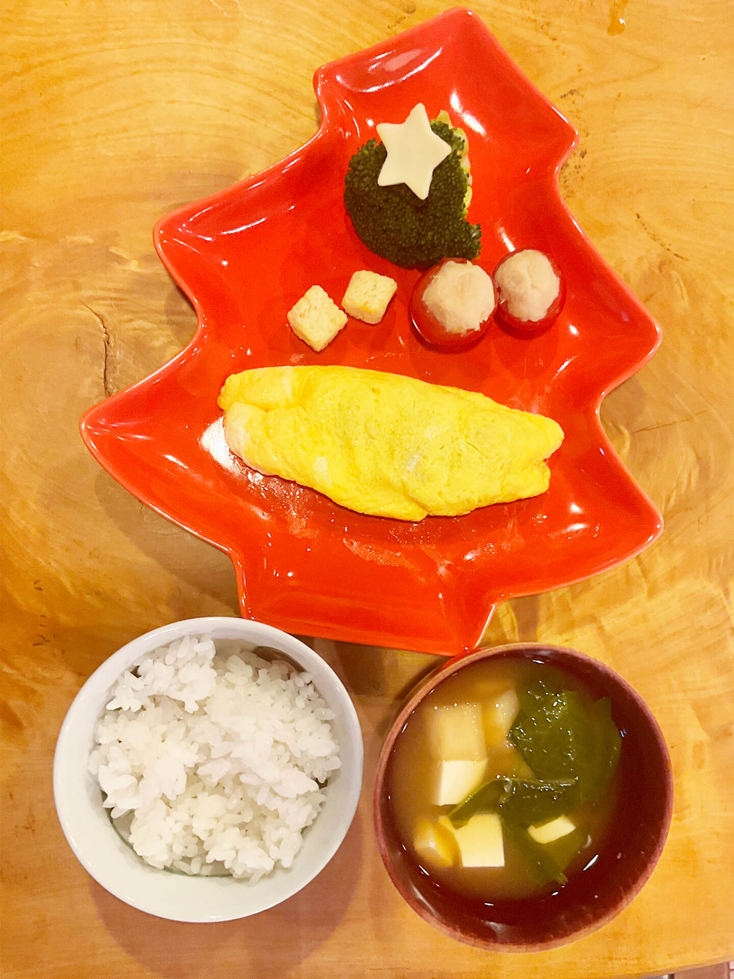 クリスマス仕様の離乳食の写真